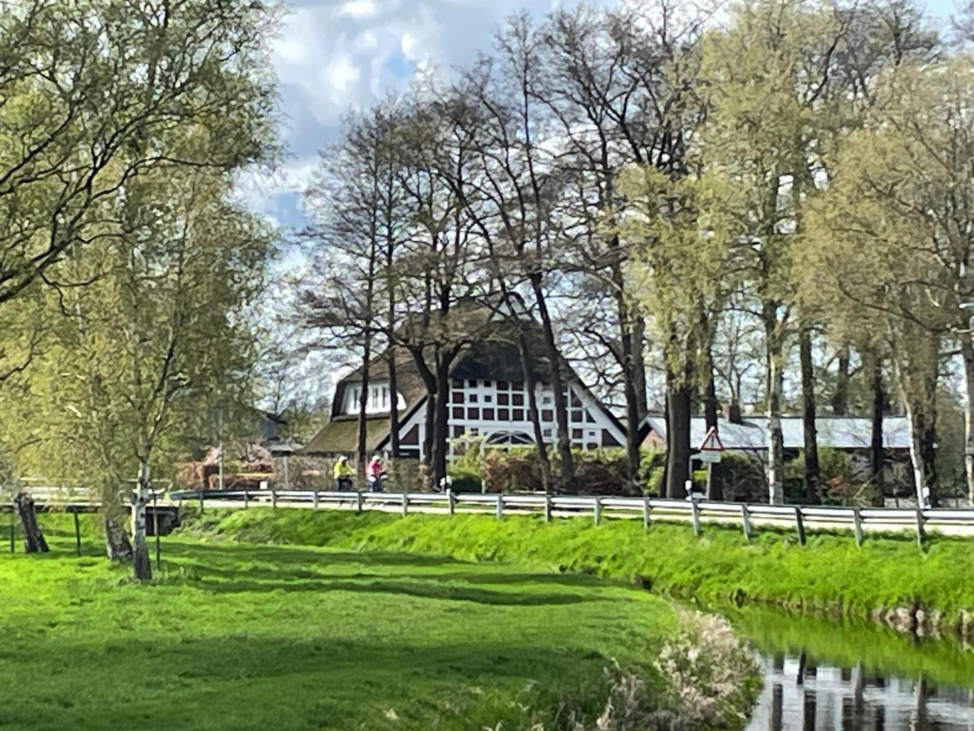 Altes Landhaus Oste, Klavier Appartement, 2 Zimmer Mit Kamin Hemmoor Экстерьер фото